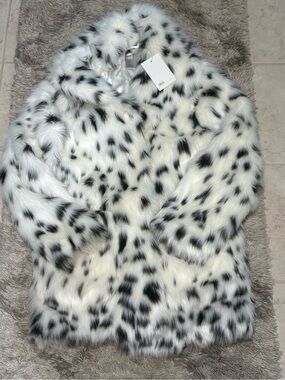 ASOS Brand New With Tags Snow Leopard/Dalmatian Fluffy Faux Fur Jacket Size 6